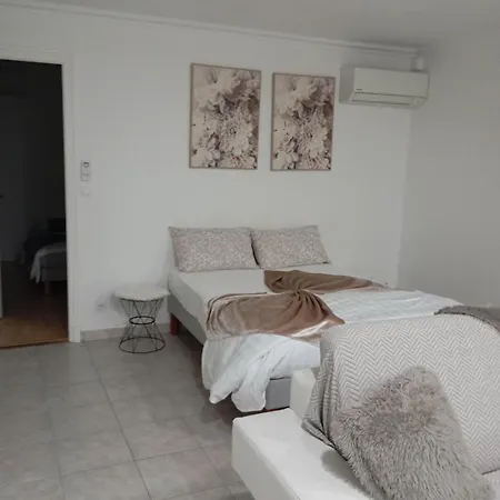 Holiday home Proche Cannes, Superbe Bas De Villa, Piscine Privee Chauffee