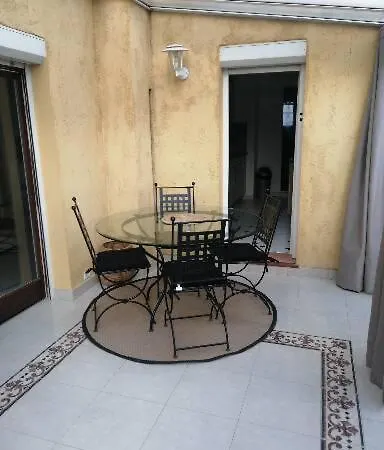 Casa de Férias Cosy bas de villa, à 10 min de Cannes, piscine privée chauffée