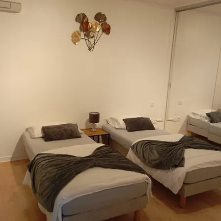 Cosy bas de villa, à 10 min de Cannes, piscine privée chauffée Casa de Férias *